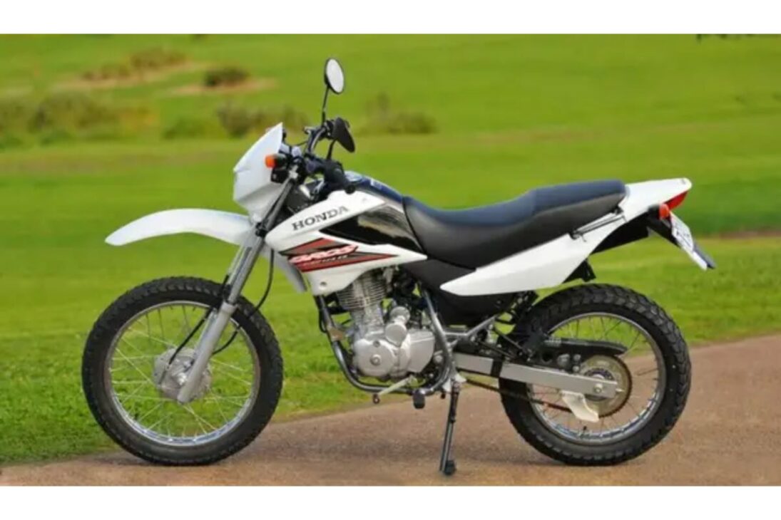 La Trail Urbana de la Década de 2000 que se Reúsa a Morir: La Historia de la Honda Bros 125 "Varetada"